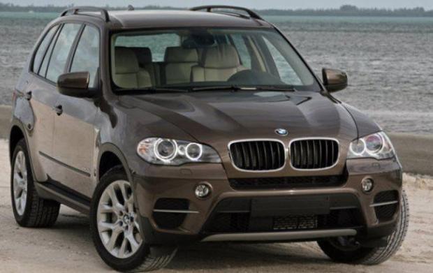 BMW X5 коштує 2,5 млн. Фото: autoblog.com.