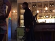 У Києві на Печерську чоловік влаштував стрілянину в ресторані, є поранені (відео 16+)