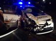 Драма на дорозі: У Хмельницькому зіткнулись автівка патрульних і таксі, є загиблі (фото)