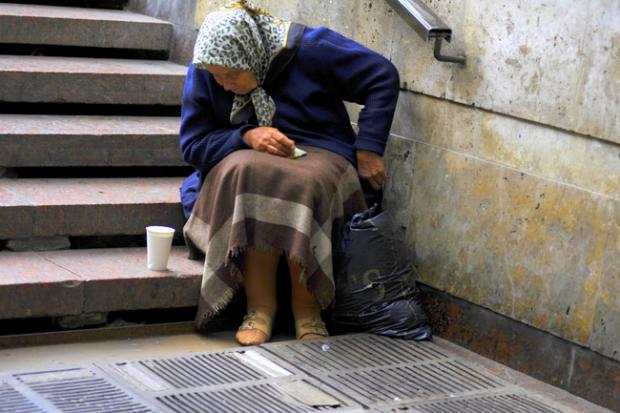 Бідність в Україні - симптом для політиків. Фото: DT.ua.