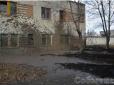 Люди регочуть: На Дніпропетровщині тонни фекалій через ДТП вилилися на будівлю МВС
