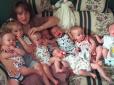 Перші у світі семеро близнят, що вижили, вже трохи підросли (фотофакти)