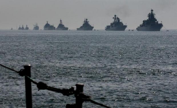 Кораблі Чорноморського флоту РФ зайняли позиції в зв'язку з ракетними випробуваннями України. Фото: hvylya.net. 