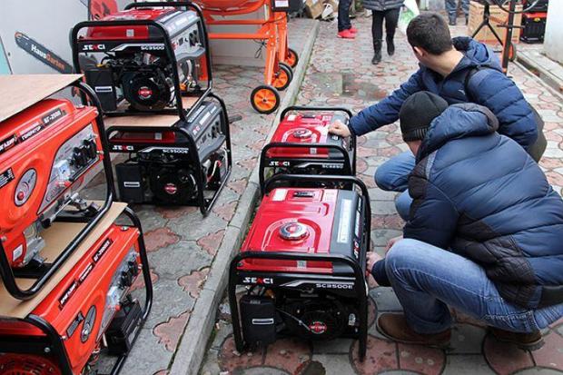 З приходом холодів у Криму знову чути гудіння генераторів. Ілюстрація:http://kafanews.com/