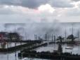 ​Страшний зимовий шторм у Сочі: Море затопило готелі головного курорту Росії (відео)