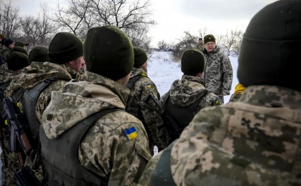 Президент України проінспектував позиції сил АТО на передовій. Фото: прес-служба Президента України.