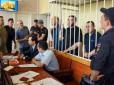 Сплять по черзі: Родичі заарештованих кримських активістів розповіли про нестерпні умови утримання політв'язнів