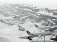 Сніговий шторм в Чикаго паралізував роботу аеропорту