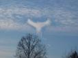 Божественний знак: У небі над Польщею з'явилася хмара-ангел (фото)