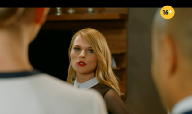 Ольга Фреймут у російському серіалі. Фото: скріншот з відео.
