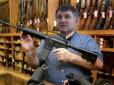 Стало відомо, що Аваков вручив 417 пістолетів одній і тій же особі, - ЗМІ (документи)