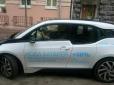 Особистим прикладом заохотити українців: Український міністр пересів на електрокар BMW (фоофакт)