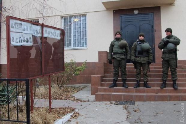 Правоохоронці, які затримали овідіопольського вбивцю. Фото:http://dumskaya.net/