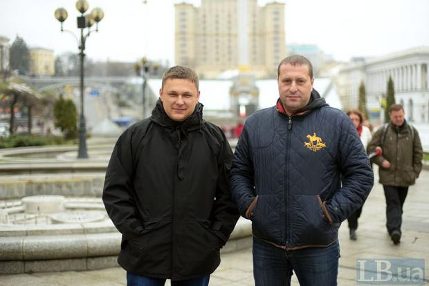 Віталій Яцик (зліва) та Максим Фіногін в Києві згадують складні дні життя у полоні.