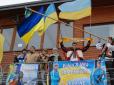 Росіяни поскаржились на червоно-чорний прапор українських вболівальників у Чехії
