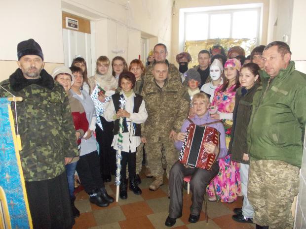 Діти влаштували для військових справжнє свято. Фото: прес-служба Міноборони України.