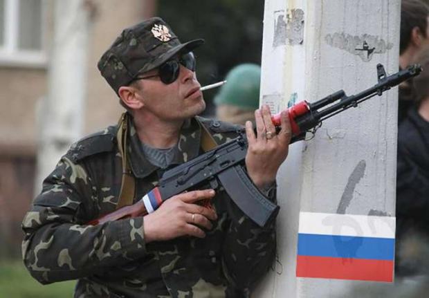 Російський бойовик на Донбасі. Фото: Преса України.