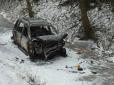 Моторошна ДТП під Хмельницьким: Чоловік згорів разом з авто, дівчина вилетіла на дорогу (фото)
