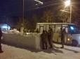 У мережі повідомили цікаву деталь у справі капітана, що змусив контрактників у Житомирі ліпити зупинку зі снігу
