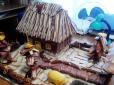 На Закарпатті художник зробив хату з ковбас, шинки та сала (фото)