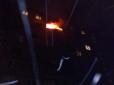 Господиню винесли з палаючої квартири вже неживою: У багатоповерхівці в Харкові сталася страшна пожежа (фото, відео)