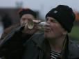 Лосьйони до добра не доводять: У Росії п'яний чоловік вистрибнув з 4 поверху по велінню 