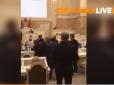 В Петербуржском парламенте  из-за Исаакиевского собора подрались депутаты