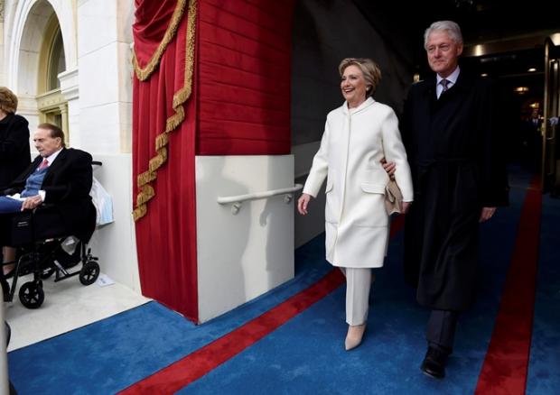 Хілларі Клінтон вбралася на інавгурацію Трампа в біле. Фото: REUTERS