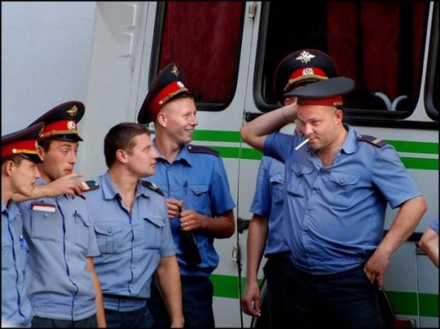Російські поліцейські. Фото: Batona.net.