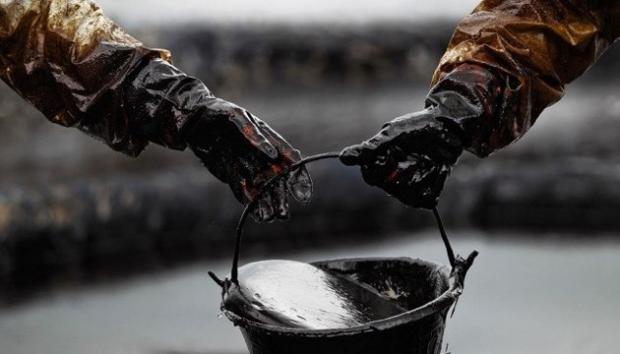 Нафта. Фото: Укрінформ
