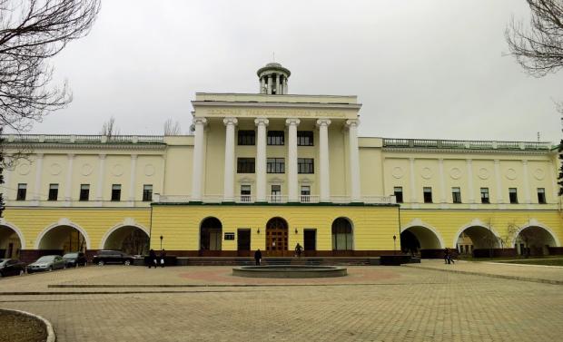 Донецька обласна травматологія. Фото: Вікіпедія.
