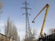Російські терористи відкрили вогонь по ремонтних бригадах, що відновлюють електропостачання в Авдіївці