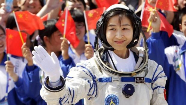 Китай негласно требует от своих тейконавток родить до полёта в космос, чтобы дети гарантированно были здоровы