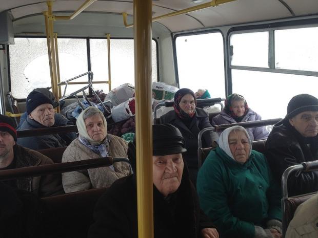 Частина жителів Авдіївки вирішила виїхати. Фото: РБК.