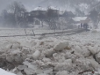 На Закарпатті льодохід утворив крижані затори, у річках піднявся рівень води (відео)