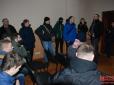 Активісти у Миколаєві зірвали зібрання прихильників Медведчука (фото)