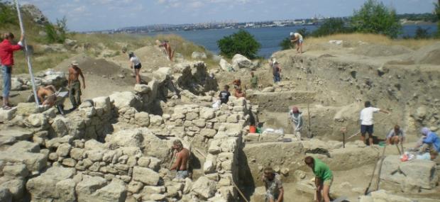 Археологічні розкопки в Криму. Ілюстрація:Suntime.com.ua