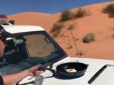 Аномальна спека: В Австралії поліцейський посмажив яєчню на капоті автомобіля (відео)