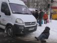 Лягали під колеса: Пенсіонери на Прикарпатті вимагали безлімітного пільгового проїзду (відео)
