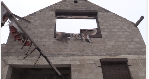 Наслідки обстрілів окупантів у Водяному. Фото: скріншот з відео.
