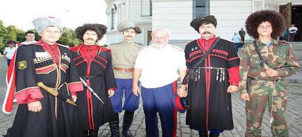 Ряджені російські "козаки" - це грабіжники та вбивці. Фото: соцмережі.