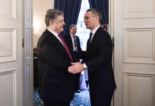 Петро Порошенко та Єнс Столтенберг. Фото: офіційний сайт президента України.