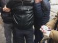 На Дніпровщині під час збуту марихуани СБУ затримала поліцейського (фото)