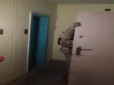 Задіяли спецназ: У мережу виклали відео обшуків у квартирі Марушевської