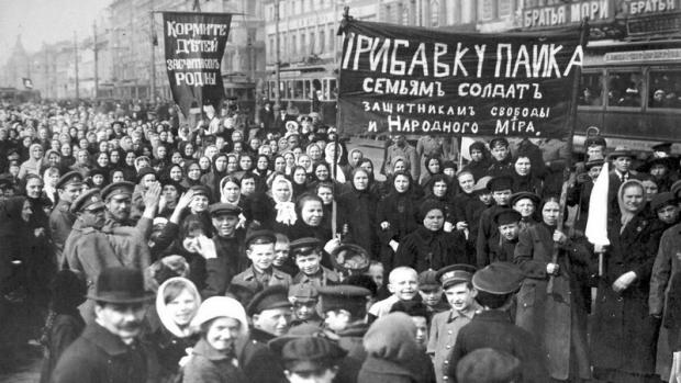 Революція у лютому 1917-го могла покращити життя росіян. Якби не більшовики. Фото: ЖЖ.