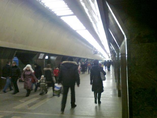 Станція "Палац спорту", Київський метрополітен