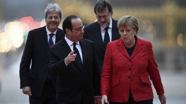 Учасники саміту у Версалі. Фото:Euronews