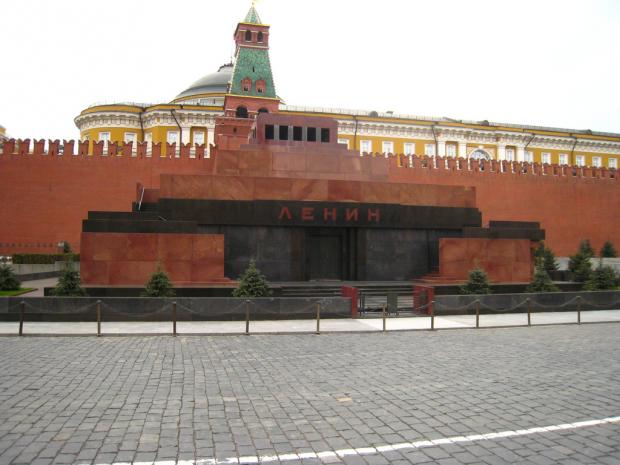 РПЦЗ закликала прибрати Леніна з Красної площі. Ілюстрація: Тонкости туризма.