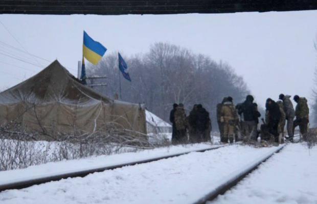 Блокада Донбасу призвела до неоднозначних результатів. Фото: Facenews.ua.