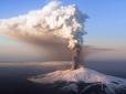 Полізли за враженнями: В результаті виверження найбільшого вулкана Європи постраждали не менше 10 туристів